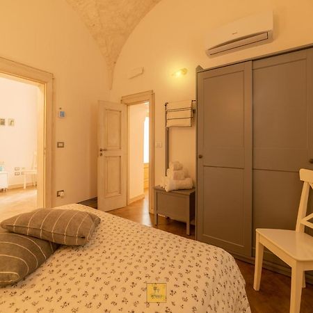 Petralu By La Puglia In Un Trullo Villa Locorotondo Exterior photo