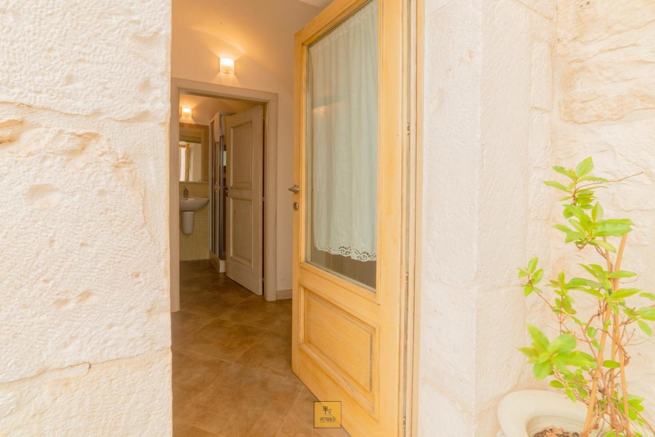 Petralu By La Puglia In Un Trullo Villa Locorotondo Exterior photo